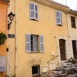 https://charmant-appartement-dans-maison-de-village.fr-provencehotel.com